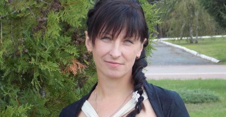 Аз съм разведена майка, имам дете от първия си брак и живея с родителите си. В същото време имам добра работа и печеля достатъчно но... 5 5e535b6d35c7357eb7e887bf6bf12aa2