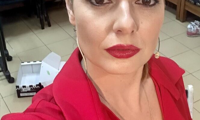 Алекс Сърчаджиева изненада всички с предложение за брак на влиятелна фигура в България 5 3b9723fb3614b0587f36da1327a444d0 664x1024