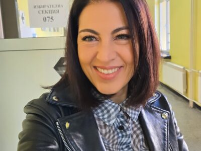 Деси Стоянова отново намери щастието Ето го „виновникът СНИМКА