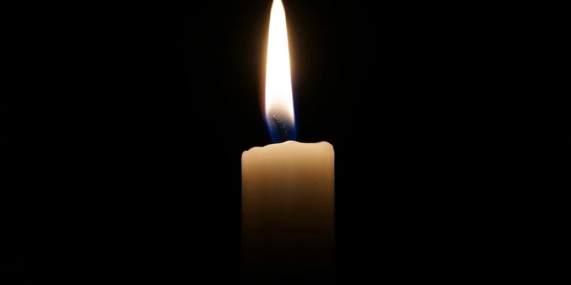 Скръбна вест! Почина вокал на култова наша група 7 1745044337 candle 2038736 1280.webp
