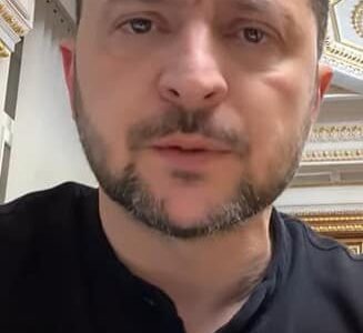 е на крачка от