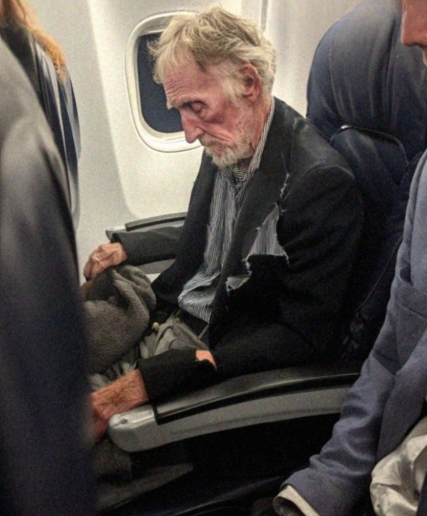 1762854615 948 mzh v biznes klasa beshe vzet pogreshno za bezdomnik —