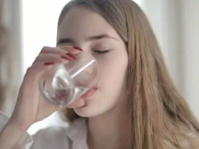 pieneto na topla voda na prazen stomah vodi do… vizhte