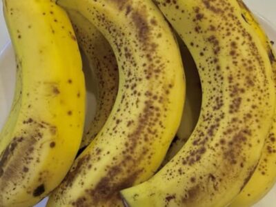 Лекарu разкриват, че яденето на бананu вечер води до… 26 1766917772 666 lekaru razkrivat che yadeneto na bananu vecher vodi do…