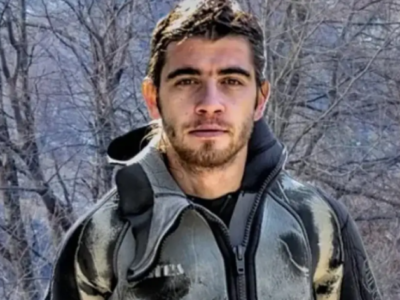 Деян Мексиканеца е агентът на ДАНС в сектата на Калушев. Той е вербуван от агенцията, защото е бил уязвим по линия на... 35 e3ef10e01905bae9640088754d4330e7