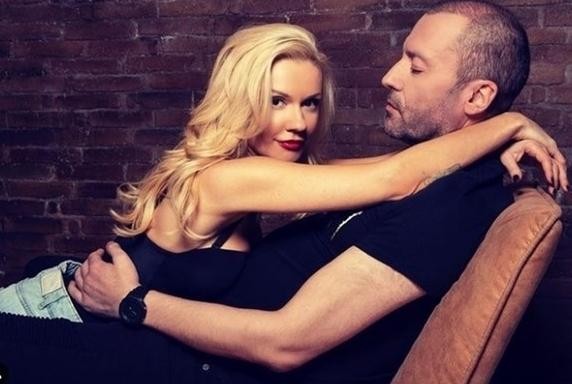 1774000465 33 koe e tova mnichko choveche dnec e zhena koyato vcichki