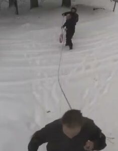 kamera zasnela kak mrtvite rejndzhri pravyat…