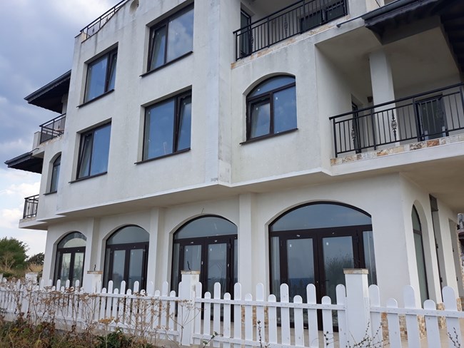 1776154551 434 vizhte morskiya palat za 1 mln na albena denkova i