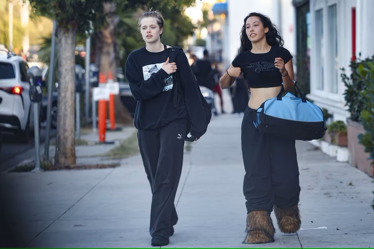 1776842437 822 prikazno krasivata dshherya na andzhelina pokaza gadzheto krasavicza kato