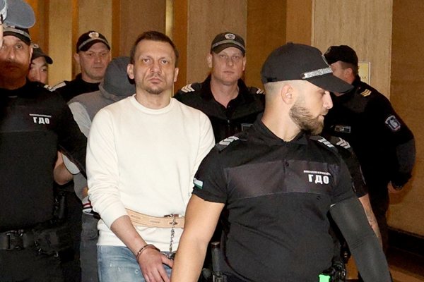 d r hasrdzhiev s tezhko obvinenie umishleno e zarazyaval hora s