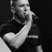 zagina v katastrofa pochina edin ot naj yarkite mladi glasove