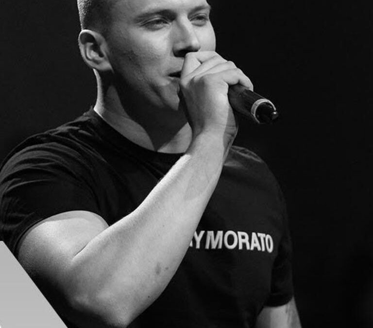 zagina v katastrofa pochina edin ot naj yarkite mladi glasove