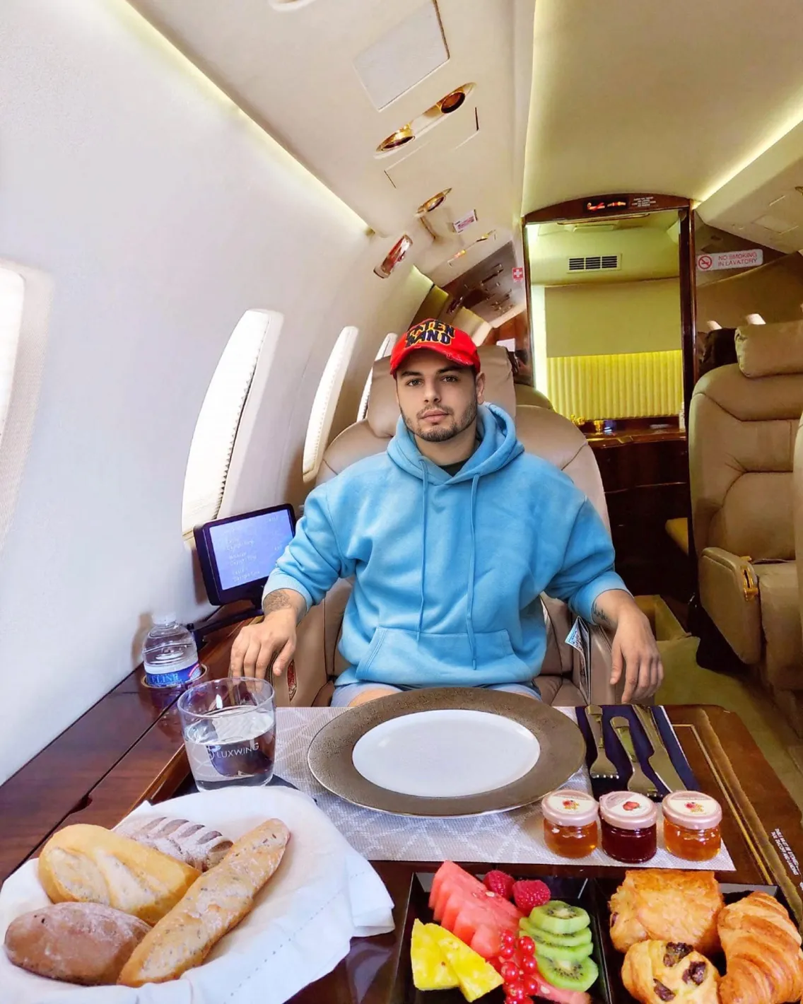 1779353210 5 pomnite li abiturienta pavel s obuvkite pachchoti eto kakvo.webp
