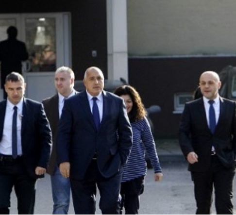 politicheski trus razpoznavaem deputat napuska parlamenta zashhoto…